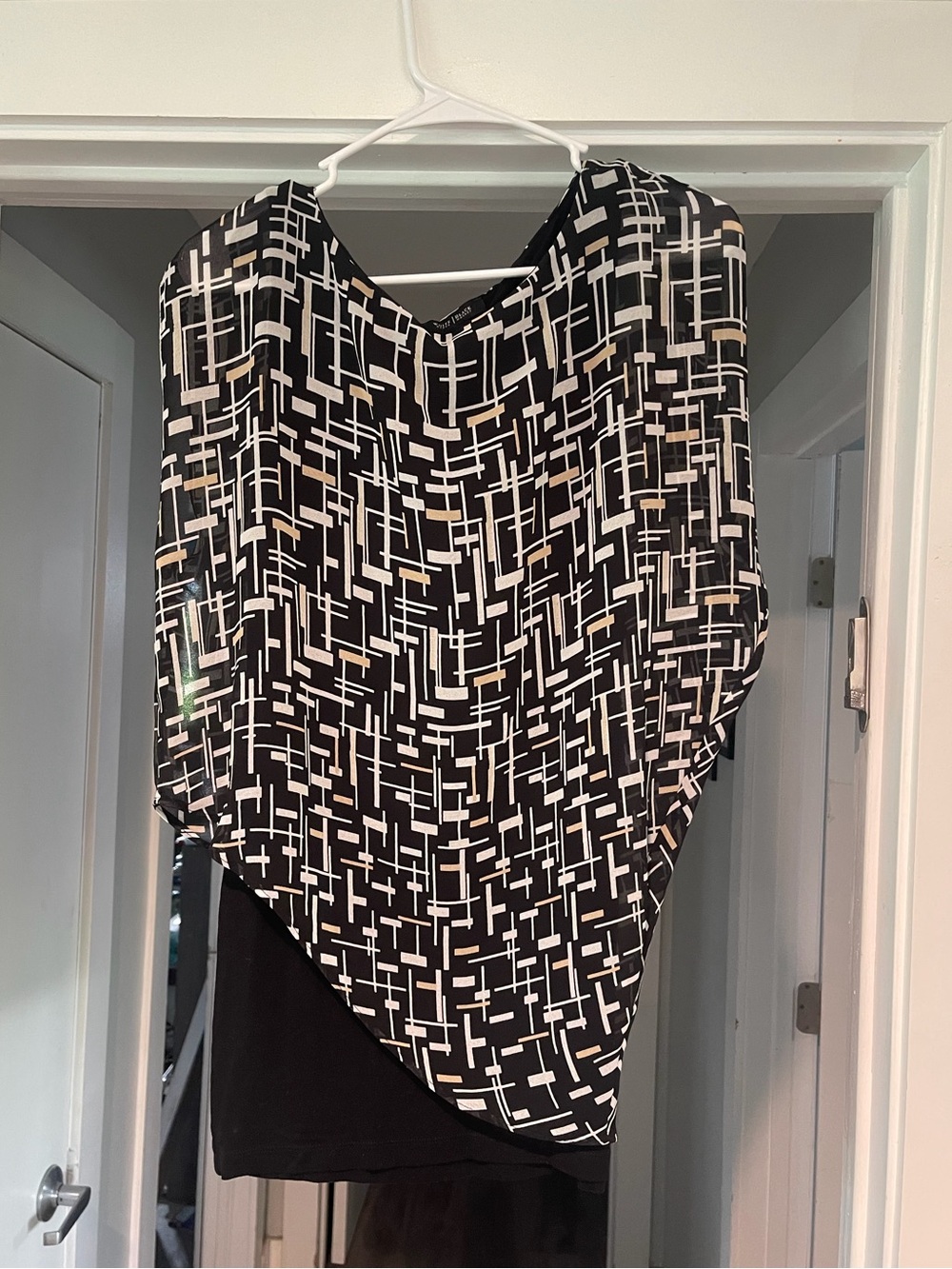 White House Black Market Black and White Abstract Print Top